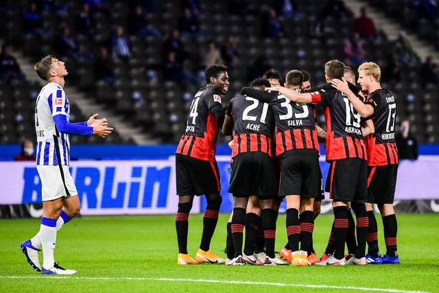 赵嘉义30分青岛胜同曦 贺希宁21分深圳负新疆